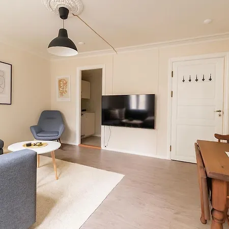 Retreat - Steps From Bryggen - Norwegians Minimum Age 25 Apartment Bergen