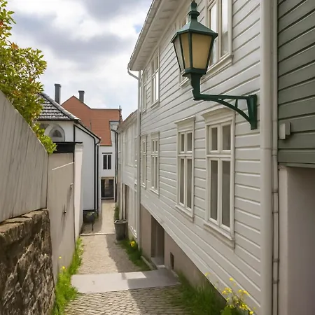 Lägenhet Retreat - Steps From Bryggen - Norwegians Minimum Age 25